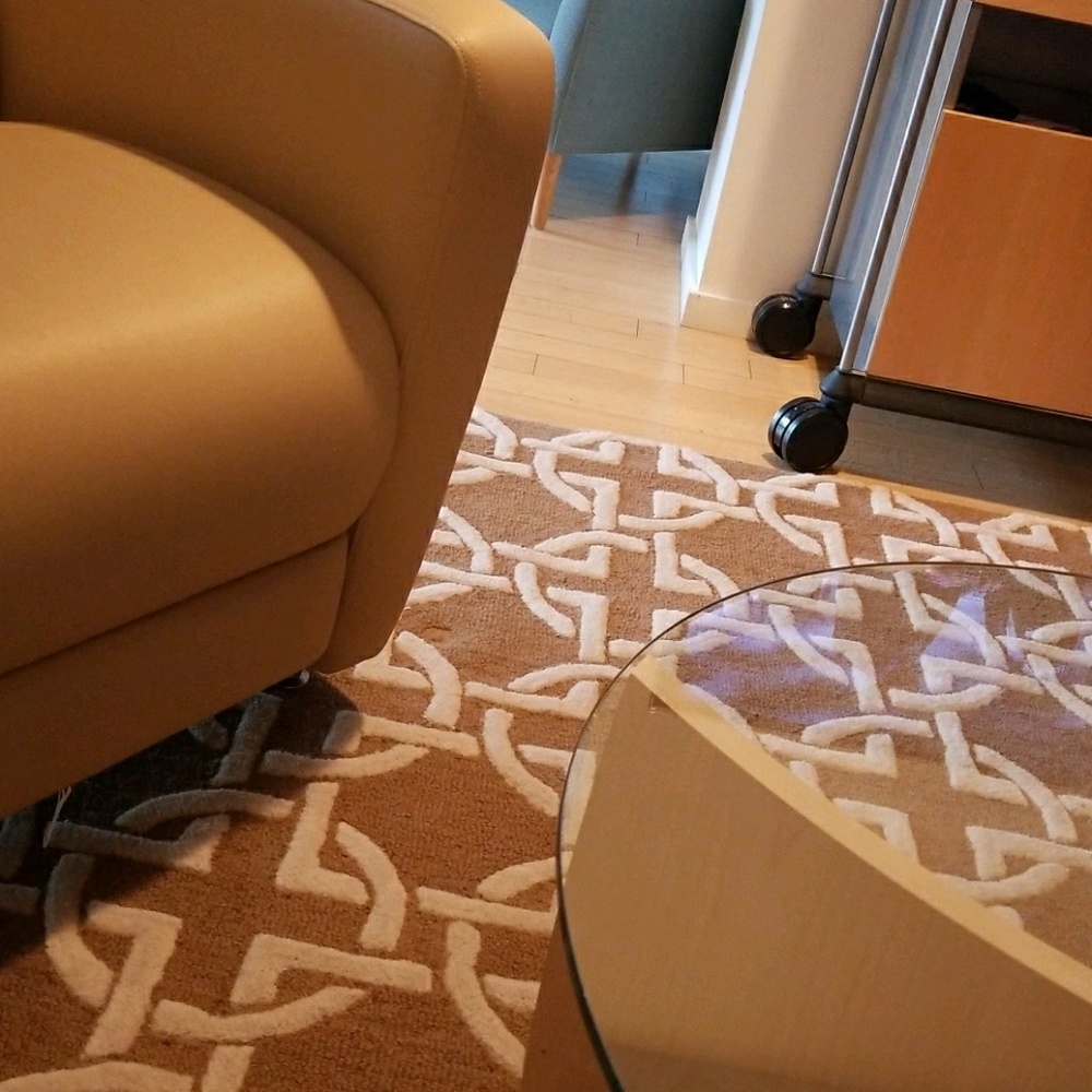 Meet your Posher, Ernest